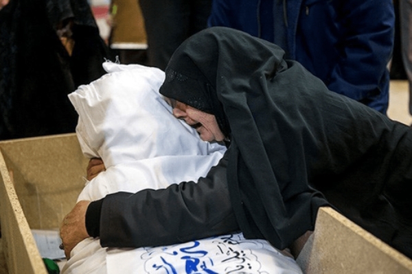 نامه‌نگاری مادر با پسرش از داخل قبر