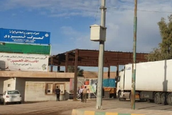 گمرک خسروی در صدر تردد کامیون‌های صادراتی