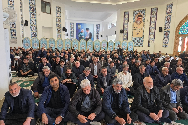 آخرین نماز جمعه ماه مبارک رمضان به امامت حجت‌الاسلام سید محمدعلی ساداتی در شهرستان سرپل‌ذهاب برگزار شد.