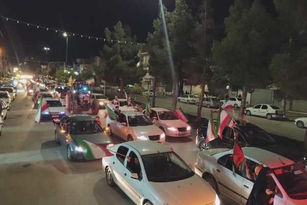 کاروان خودرویی مردم سرپل‌ذهاب؛ جلوه‌ای از وحدت در شب چهل و هفتم  حضور