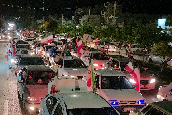 تداوم حماسه مردمی در سرپل‌ذهاب؛ شب چهل و هشتم با کاروان خودروها رقم خورد