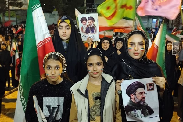 تجدید عهد مردم سرپل‌ذهاب با آرمان‌های شهدا در شب پنجاهمین حماسه حضور