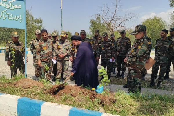 درختکاری در پادگان ابوذر به یاد امام شهید و شهدای سرافراز