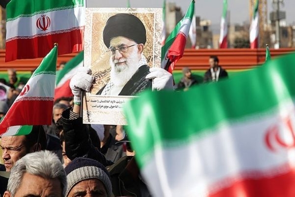 شکوه ایستادگی ملت ایران