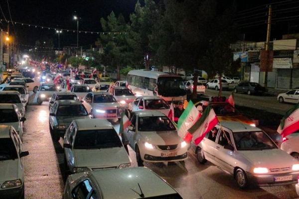 سرپل‌ذهاب در طنین «یا رضا»؛ کاروانی از غیرت در خیابان‌ها