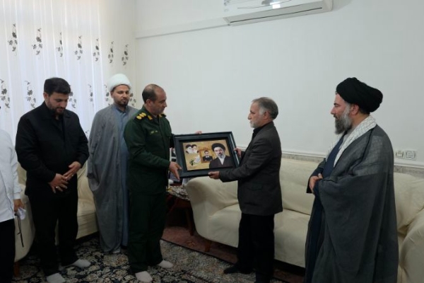 دیدار مسولین شهرستان با خانواده معظم شهدا