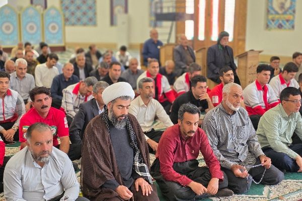 آیین برگزاری نماز جمعه سرپل‌ذهاب به روایت تصویر