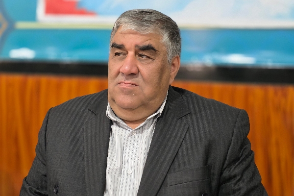 خانواده‌های شهدا سرمایه‌های ماندگار انقلاب هستند/ پیگیر رفع مشکلات ایثارگران و توسعه مناطق مرزی هستیم