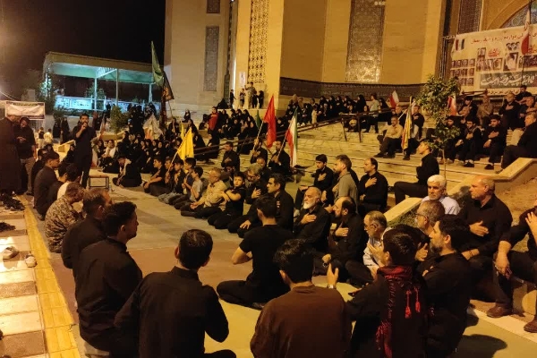 یکصد و هجدهمین اجتماع «نحن المنتقمون» همزمان با شب شهادت امام سجاد(ع) در جوار حرم مطهر احمد بن اسحاق(ره) برگزار شد