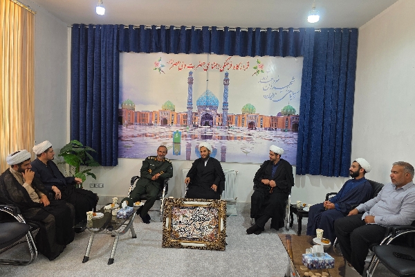 دیدار فرمانده پادگان شهید ثابت‌خواه گیلانغرب با امام جمعه سرپل‌ذهاب