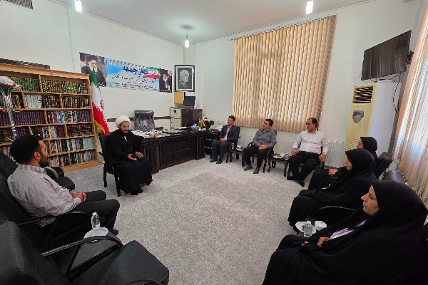 دیدار رئیس و کارکنان بهزیستی سرپل‌ذهاب با امام جمعه شهرستان
