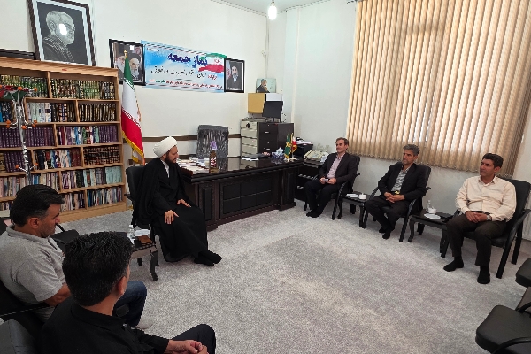 دیدار مسئولان صمت و اتاق اصناف با امام جمعه سرپل‌ذهاب